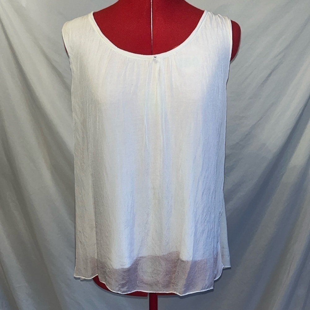 XS89 Made in Italy sleeveless white flowy layered blouse